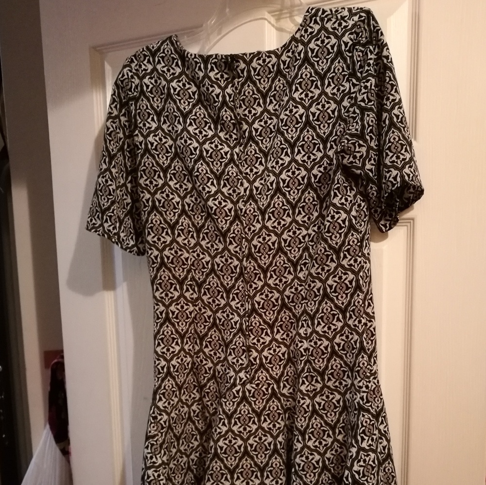 Dress - Picture 4 of 4